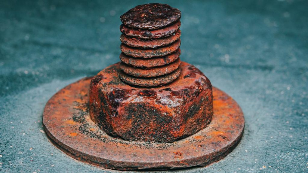 Don't Have A Drill On Hand? Here's How You Can Remove Broken Bolts Without Drilling 3 5fb401e9daf9ccd91ea9da49aca1b28a