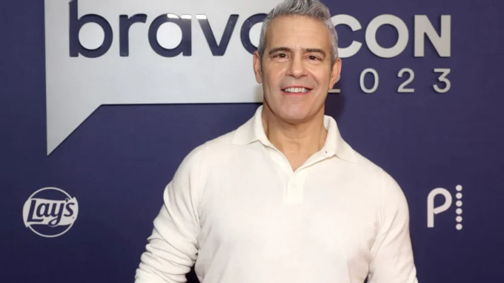 Bravo's Andy Cohen Has Three Words for the Obamas — and Many People Agree 1 667495d5aa86ba3b67db7a02c0755e26