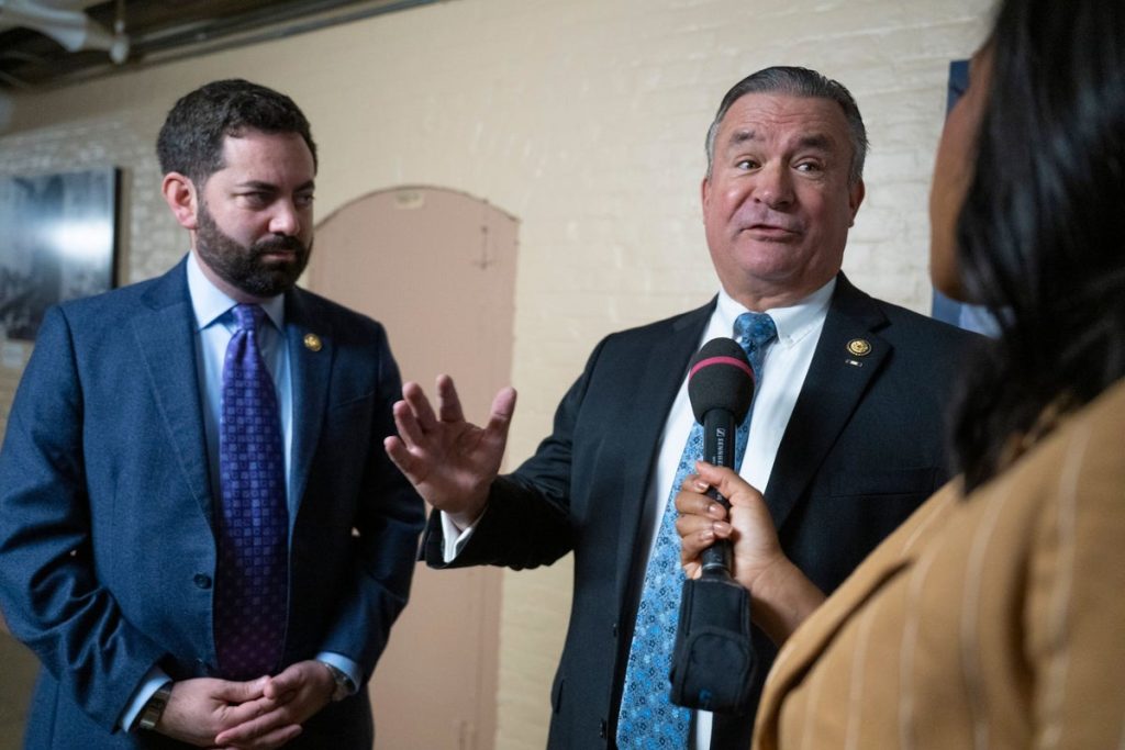 Republicans revolt against Mike Johnson – and the Senate – to force a vote on health care subsidies: ‘Our push will inspire’ 3 8bc5eaf276b24ef77dc0038f35f90d2a