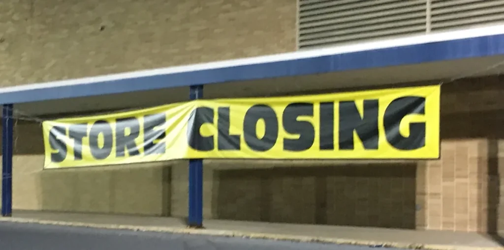 Iconic retail chain on life support after closing more than 3,000 stores 1 c9ecde6a9b5646386f092ae360dfaf06