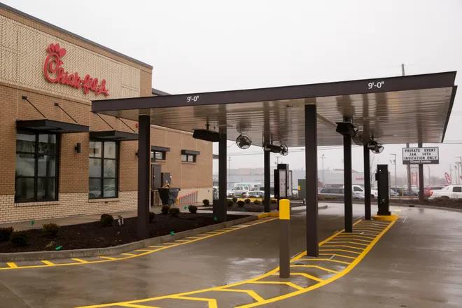 2 fast-food restaurants on Creasy Lane are temporarily closed. Here's why 1 416e7c89f1b24f7216c95a7b589f49d6