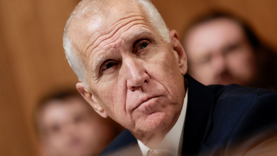 GOP senator slams Stephen Miller’s comments on Greenland 1 553dbb516e34fbc542f52e4edc6a3bad