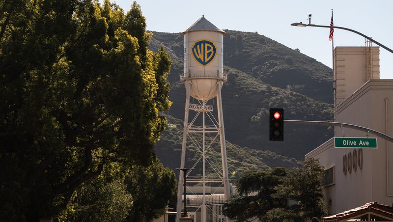 Paramount fires back against Netflix — after facing another rejection from Warner Bros. 1 9221c0596f3afef409b9cecfa6395e1f
