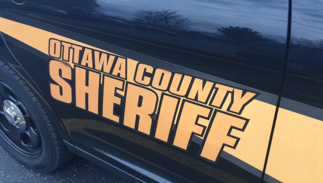 West Michigan sees dozens of crashes, slide-offs amid snow, ice 1 d90ae8421c08d39210f03f9b3fcad7a9