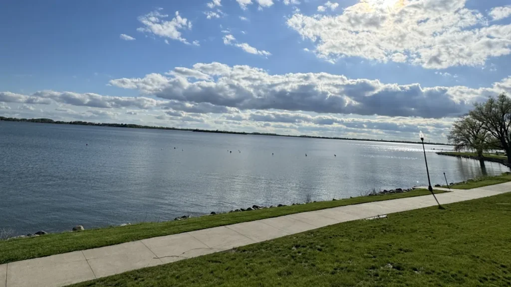 Iowa's Beautiful Glacial Lake Is Surrounded By Parks And Family-Friendly Recreation 3 fa5ffbcaeb17e27965552b6907e1eb98