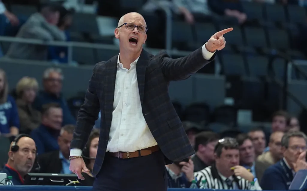 No. 5 UConn stumbles at home late in bad loss to Creighton as hopes for No. 1 seed in NCAA tournament dwindle 1 0870f960 0d37 11f1 bfdf 9bc0ee9121c4