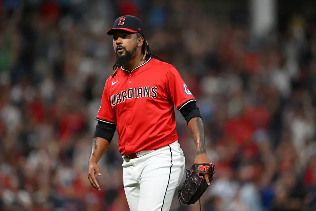 Guardians' Emmanuel Clase accused of manipulating pitches in 48 different games as wire fraud trial looms 1 307e8ae0 a92c 11f0 bfb7 d60f3e671426