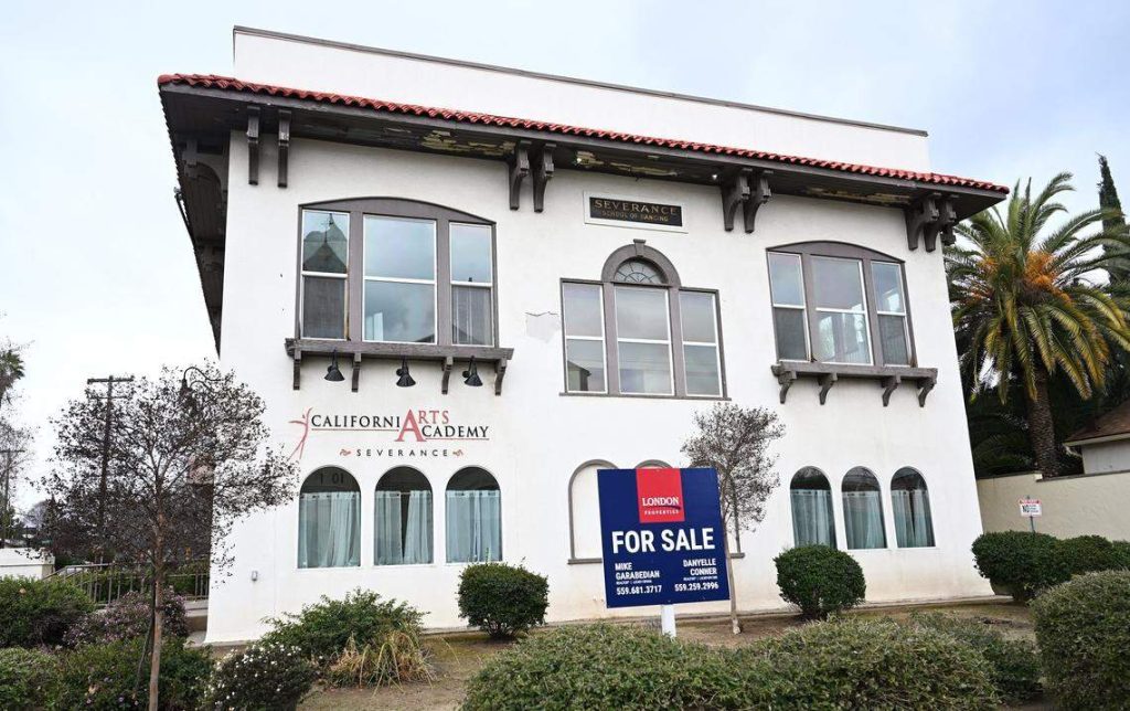 Iconic Tower District ballet dance studio for sale. Future use still up in the air 2 4d611c2afbac718274c7511d1e62eaf4