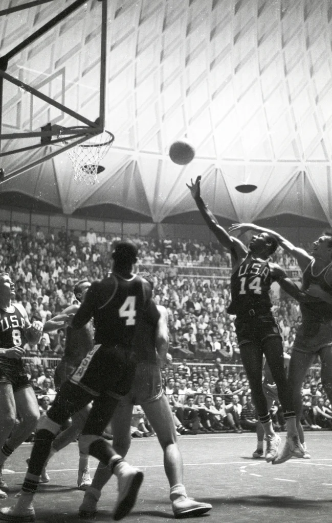 YouTube Gold: The 1960 U.S. Olympic Basketball Team Was Spectacular 1 5b53086e47c7c9a1c241fd88c0d64620