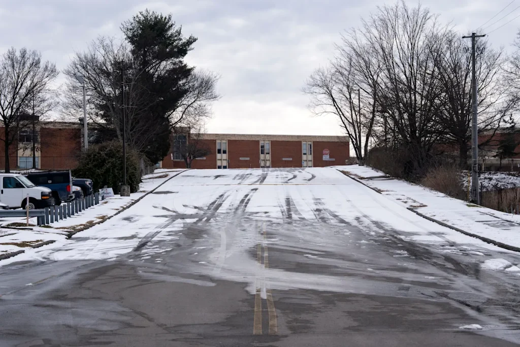 Schools closed or delayed in far East Tennessee because of snow 1 6d05daffacd3b6466d83d730b42cd986