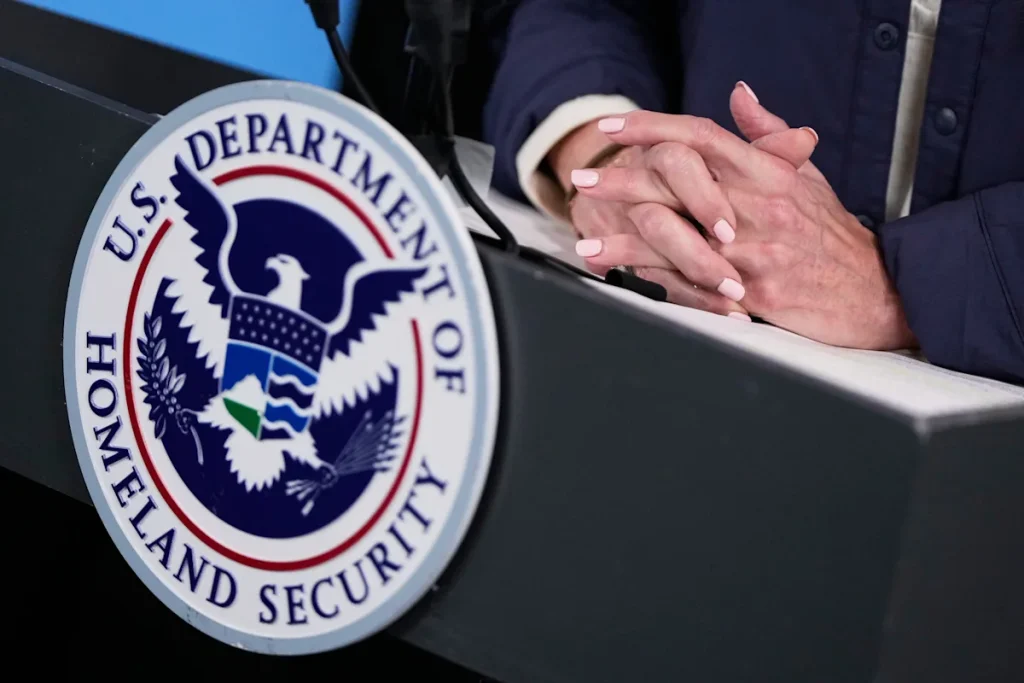 Appeals court affirms Trump policy of jailing immigrants without bond 1 95d8cdcad09e6e3987937960f6ed22e8
