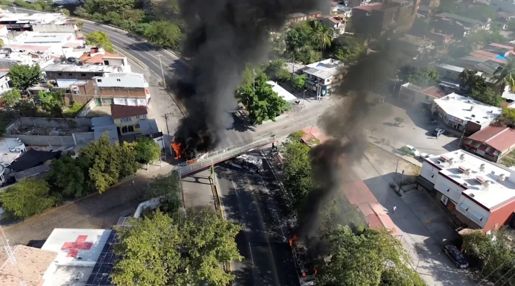 ‘Fires everywhere.’ Palm Springs man on the scene in Puerto Vallarta 4 b6ff2b5ef6827de64d2ed9bc61520133