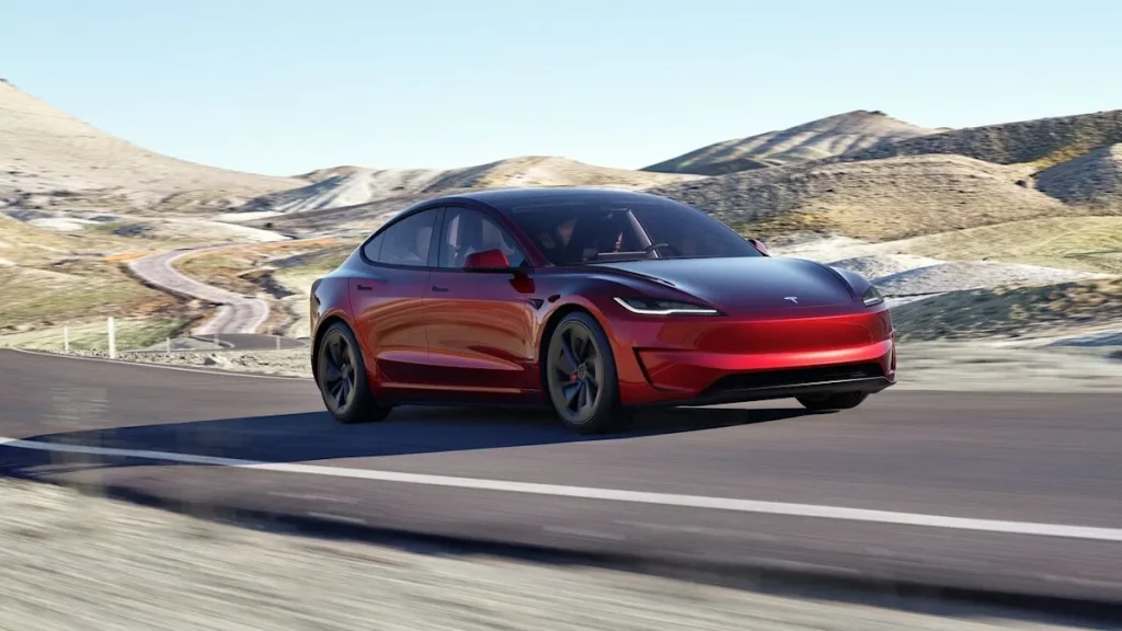 Los Angeles Police Officer Steals Cash From a Tesla, But Hasn't Faced Charges Yet 2 741f734cd0ee68b60425c8a341d0ab03