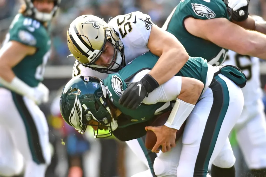 Kaden Elliss contract: Saints LB has extra $3M motivation to sack QB 1 b714922b10a3f1b157f3be5541a3e612